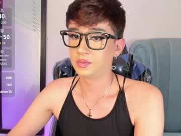 ✧  🎀  𝒸𝒽𝓇𝒾𝓈𝓉𝒾𝓃  🎀  ✧ (I work from home, this is my room) <3