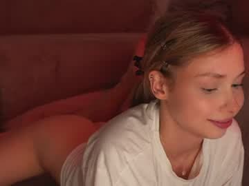 Elizabeth or you can call me Ellie (i will be online on mon, tue)