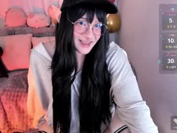 Omori Chan ฅ^>⩊<^ ฅ